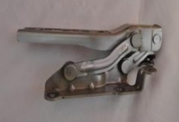 SKODA OCTAVİA 2005-2013 MOTOR KAPUT MENTEŞESİ SAĞ 1Z0823302C
